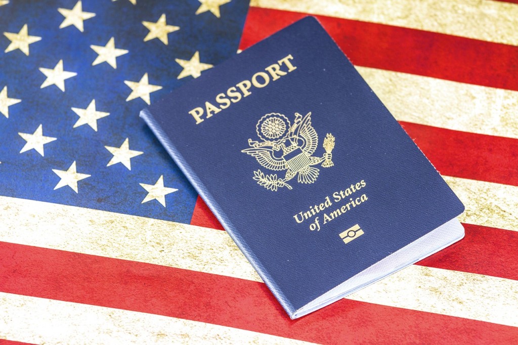 Cidadãos americanos que se encontram no exterior podem entrar nos EUA com passaportes expirados recentemente