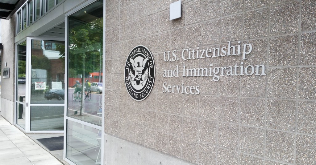 USCIS não aceitará mais pagamentos de taxas combinadas para EB-5 e petições ou candidaturas do Programa de Investidores Imigrantes